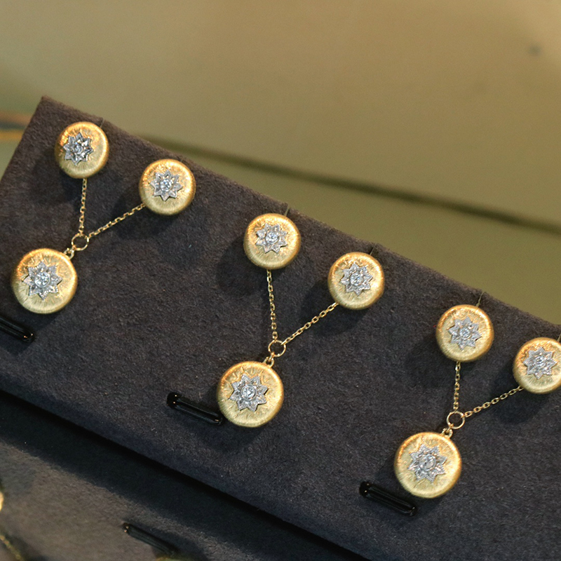 LUOWEND 100% 18K Yellow Gold E - Diamond Stud Earrings recension och pris
