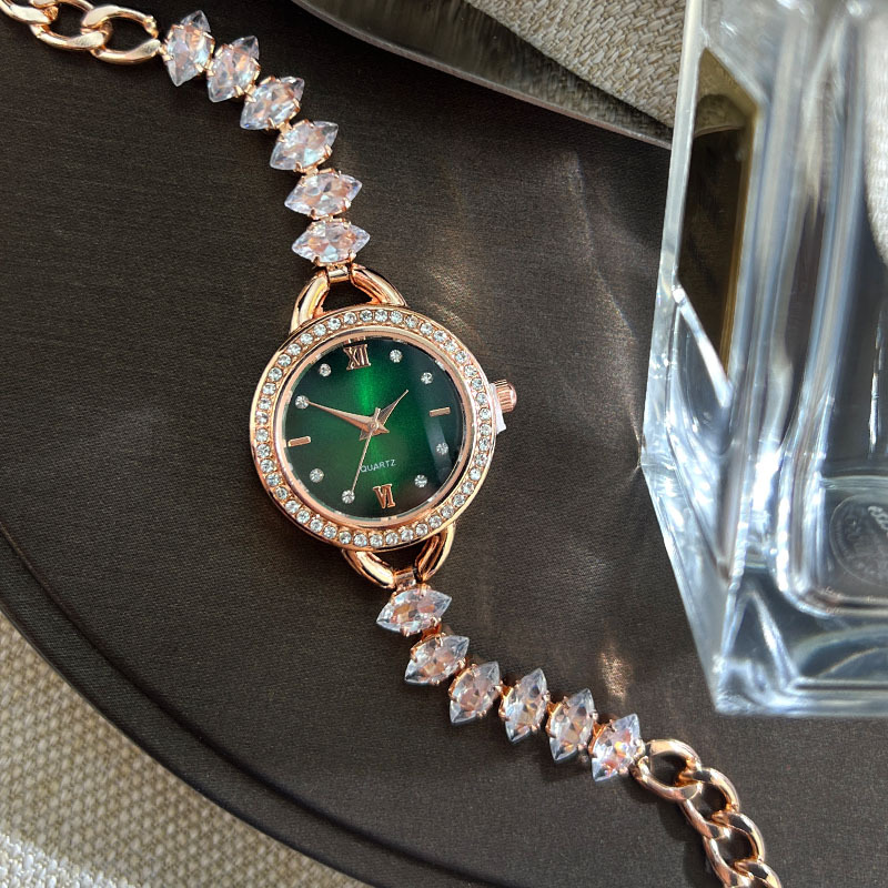 UTHAI CQ383 Fashionable Women  - Jewelry Diamond Watches recension och pris